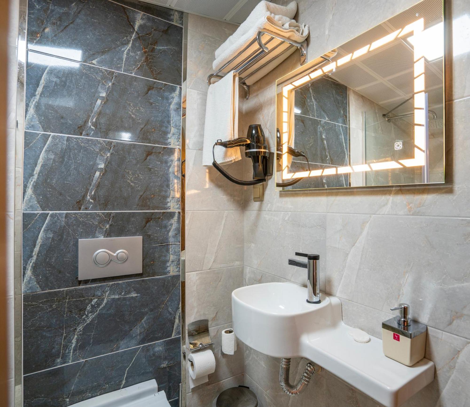 Grand Reis Hotel Istanbul Exterior photo